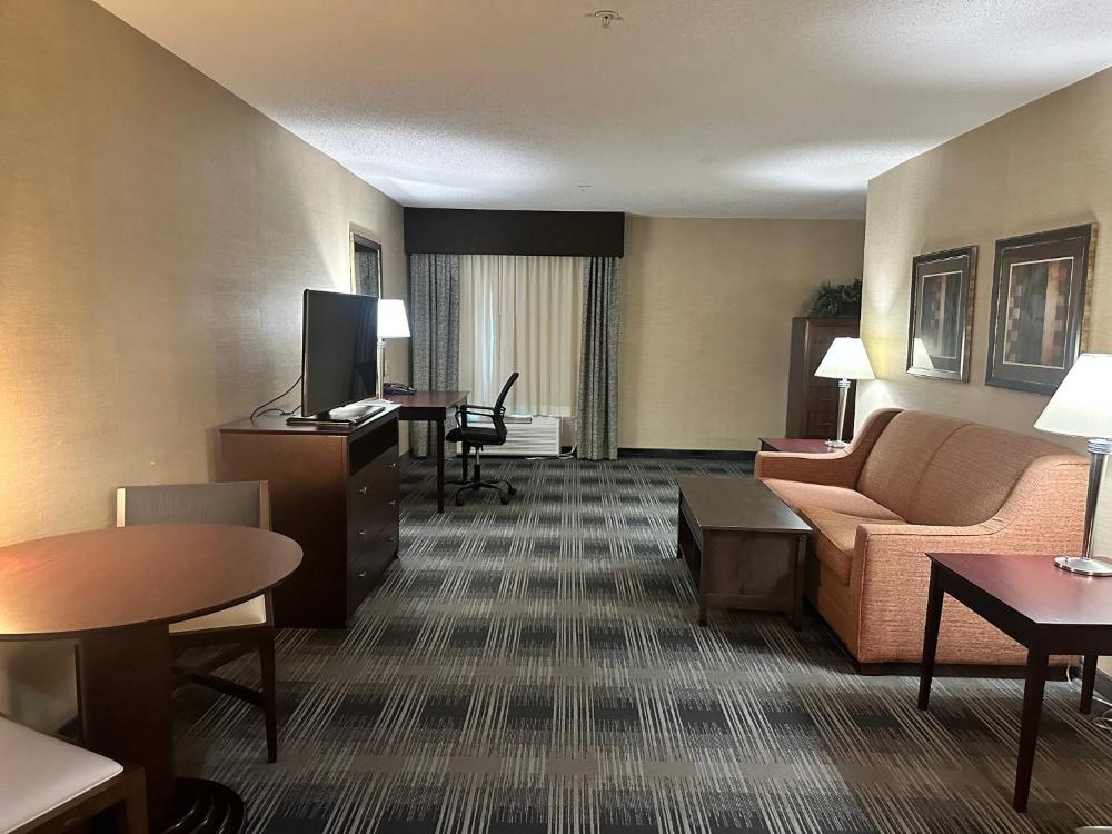 Holiday Inn Express and Suites Meriden by IHG Image 13