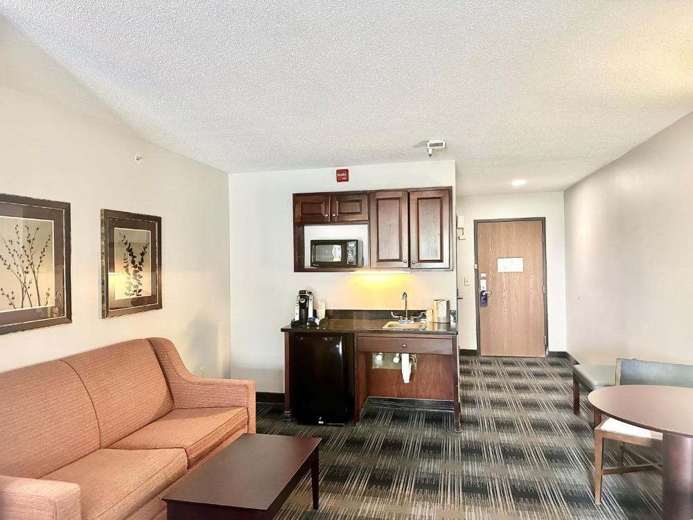 Holiday Inn Express and Suites Meriden by IHG Image 17