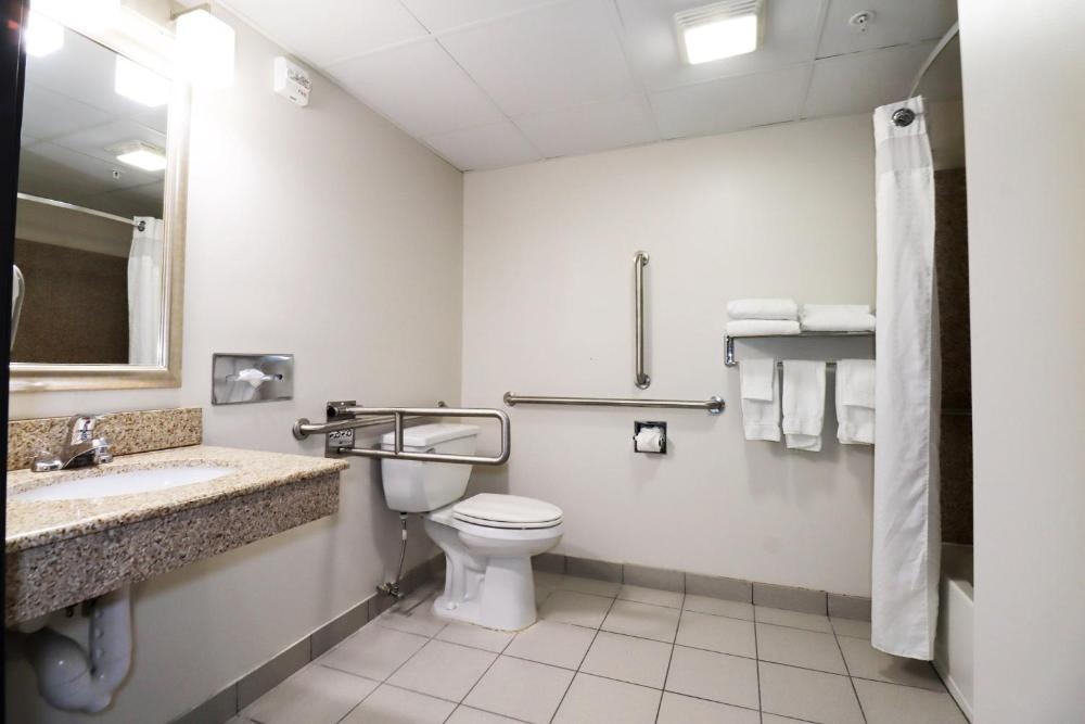 Holiday Inn Express and Suites Meriden by IHG Image 22